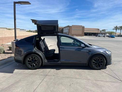 2023 Tesla Model X Standard Range