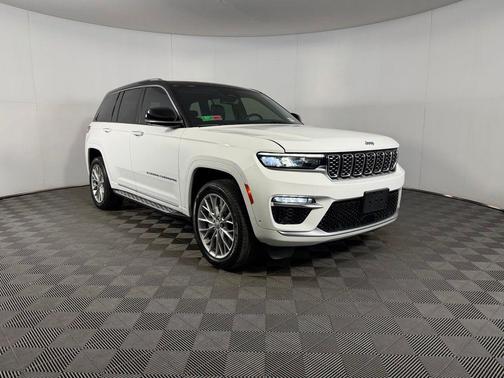 Diamond Black Crystal Pearlcoat 2023 Jeep Grand Cherokee 4xe Summit