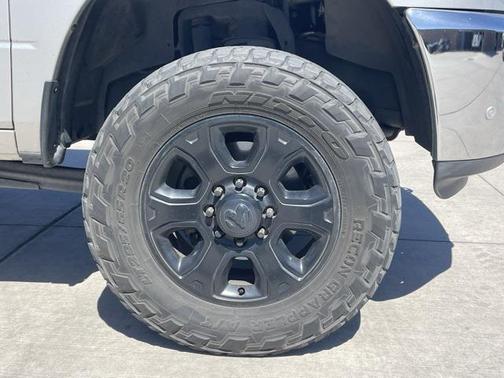 2017 RAM 2500 Big Horn Crew Cab 4x4 6'4' Box