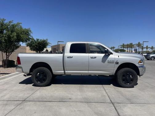 2017 RAM 2500 Big Horn Crew Cab 4x4 6'4' Box