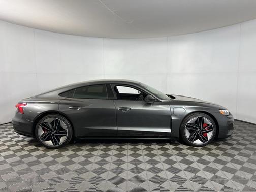 2022 Audi RS e-tron GT quattro