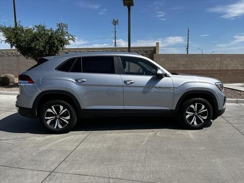 2024 Volkswagen Atlas Cross Sport 2.0T SE
