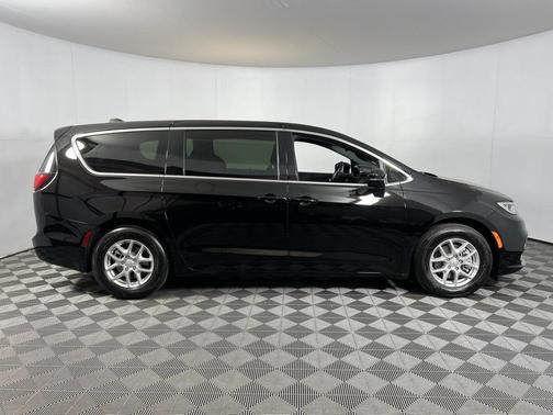 2025 Chrysler Pacifica L