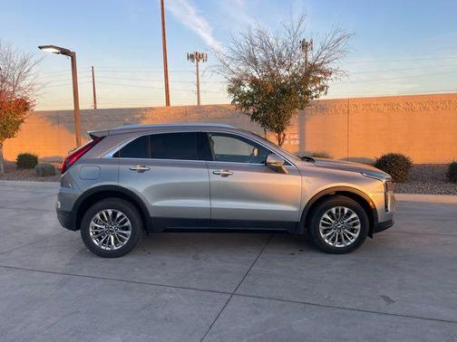 2024 Cadillac XT4 Premium Luxury