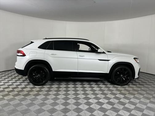2022 Volkswagen Atlas Cross Sport 3.6L V6 SEL Premium R-Line