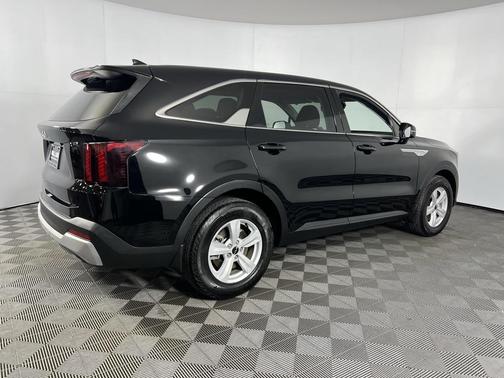 2024 Kia Sorento LX