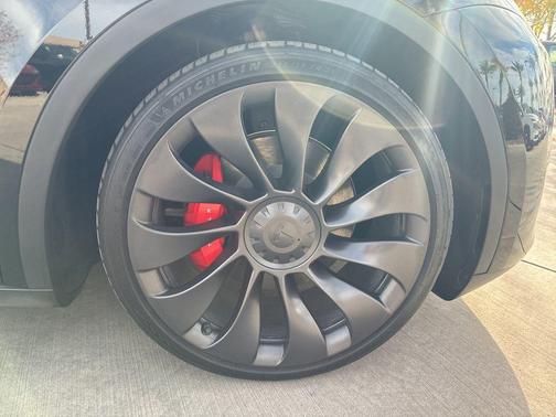 2023 Tesla Model Y Performance Dual Motor All-Wheel Drive