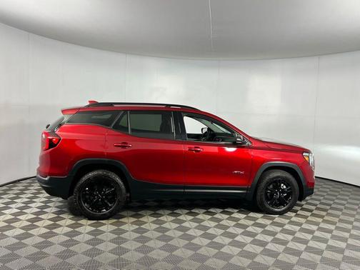 2024 GMC Terrain AWD AT4