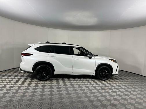 2024 Toyota Highlander XSE