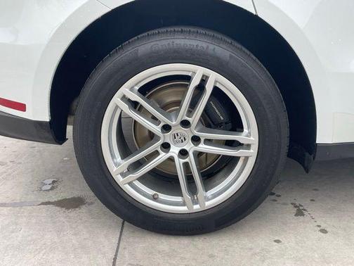 2022 Porsche Macan Base