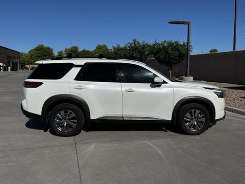 2024 Nissan Pathfinder SV FWD