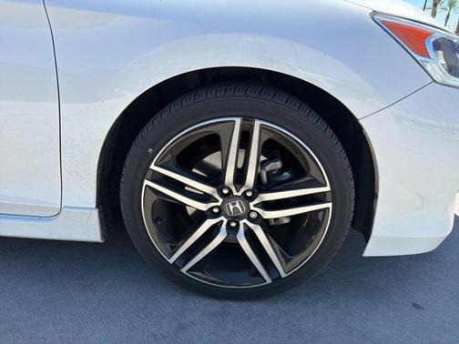 White Orchid Pearl 2017 Honda Accord Sport