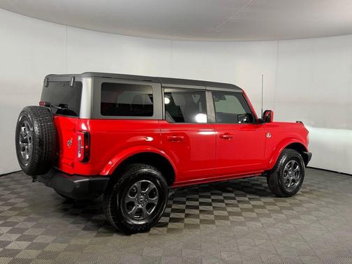 Race Red 2023 Ford Bronco Outer Banks