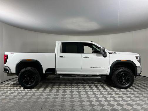 2025 GMC Sierra 3500 SLT