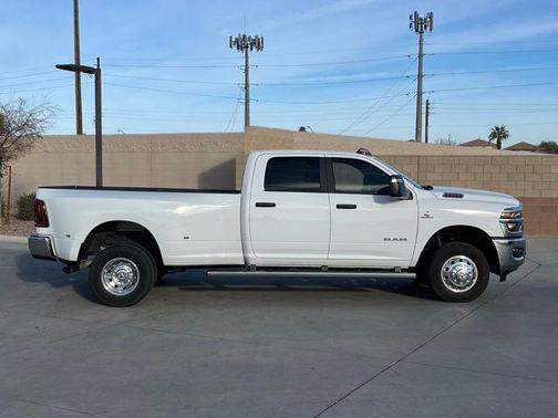 2025 RAM 3500 Big Horn Crew Cab 4x4 8' Box