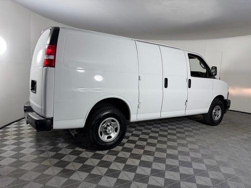 2022 Chevrolet Express 2500 RWD 2500 Regular Wheelbase WT