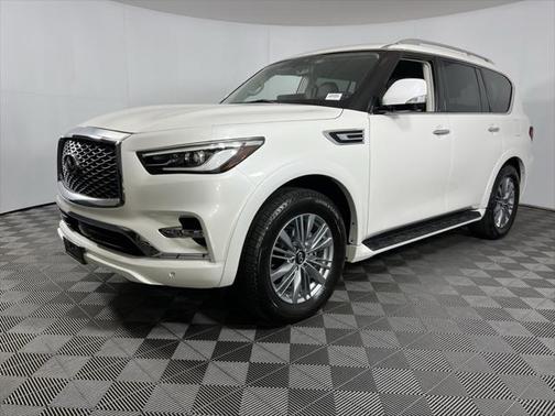 2023 INFINITI QX80 Luxe