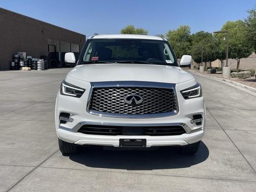 2023 INFINITI QX80 Luxe