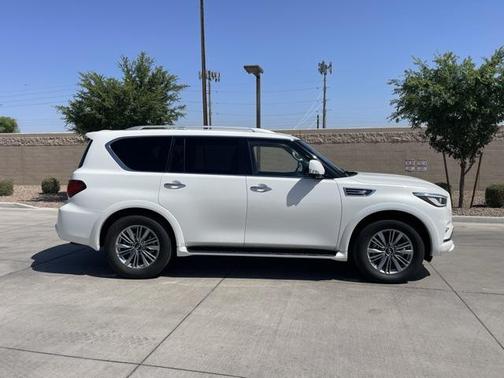 2023 INFINITI QX80 Luxe