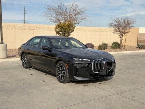 2025 BMW 740 740i