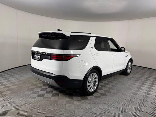2024 Land Rover Discovery P300 S