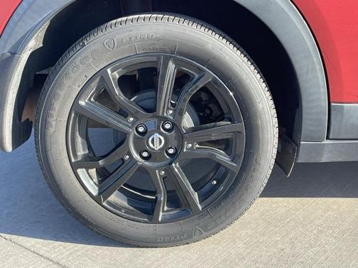 2019 Nissan Kicks SR