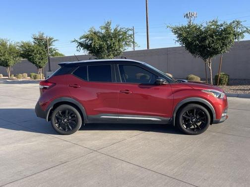2019 Nissan Kicks SR