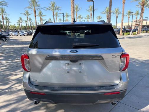 Iconic Silver Metallic 2022 Ford Explorer XLT