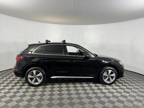 2023 Audi Q5 40 Premium Plus