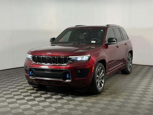 Velvet Red Pearlcoat 2023 Jeep Grand Cherokee 4xe Overland