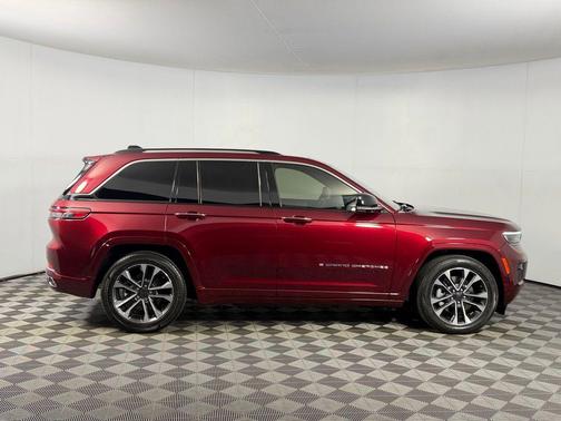Velvet Red Pearlcoat 2023 Jeep Grand Cherokee 4xe Overland