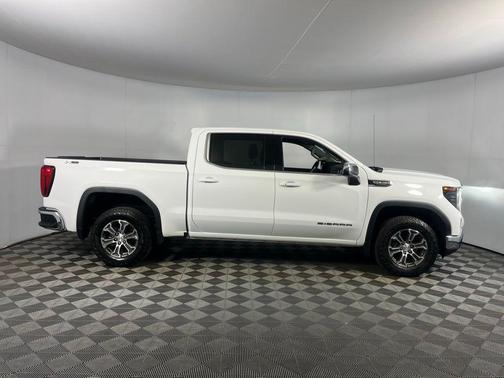 2024 GMC Sierra 1500 SLE