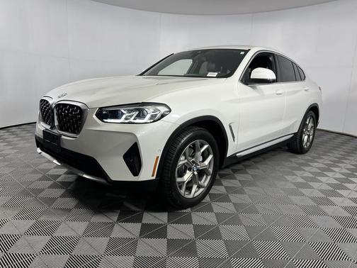 2024 BMW X4 xDrive30i