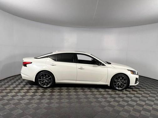 2023 Nissan Altima SR VC-Turbo FWD