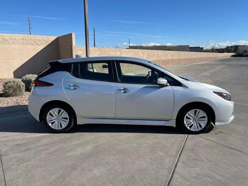 2022 Nissan Leaf S 40 kWh