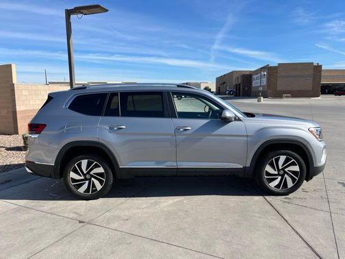 2025 Volkswagen Atlas 2.0T SEL