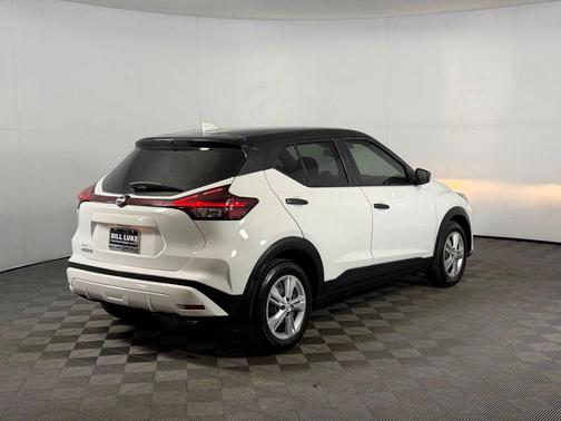 2022 Nissan Kicks S