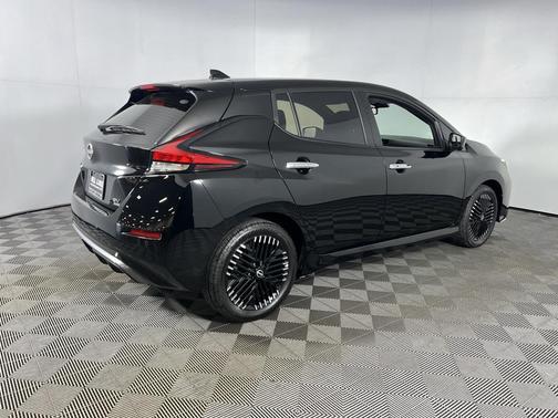 2024 Nissan Leaf SV PLUS
