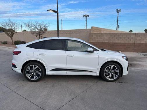 2024 Audi Q4 e-tron Sportback Premium Plus 55 quattro