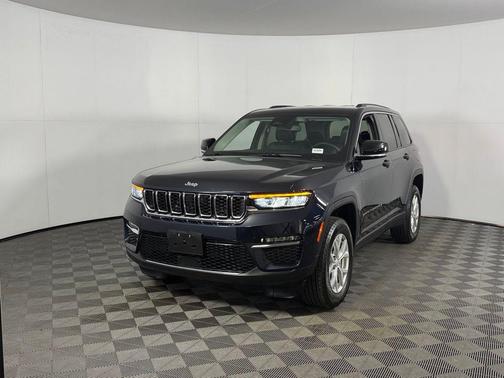 Midnight Sky 2023 Jeep Grand Cherokee Limited