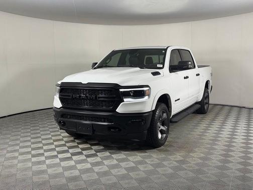Bright White Clearcoat 2023 RAM 1500 Big Horn/Lone Star