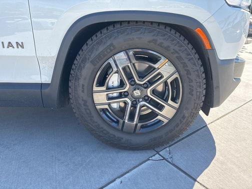 2025 Rivian R1T Adventure Dual Motor Perf Max Pack