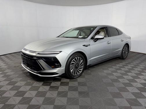 2025 Hyundai SONATA Hybrid SE