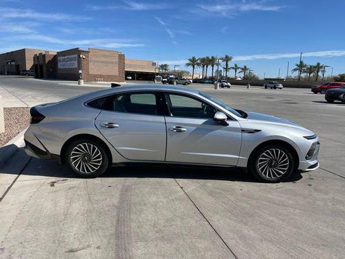 2025 Hyundai SONATA Hybrid SE