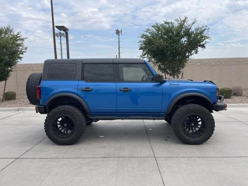 2022 Ford Bronco Base
