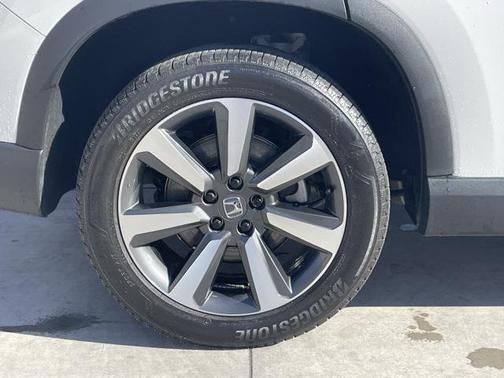 2025 Honda Pilot Touring 8-Passenger