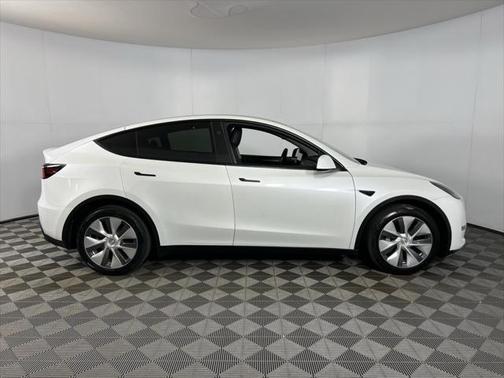 2024 Tesla Model Y Long Range Dual Motor All-Wheel Drive
