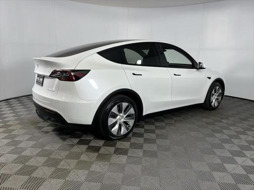 2024 Tesla Model Y Long Range Dual Motor All-Wheel Drive