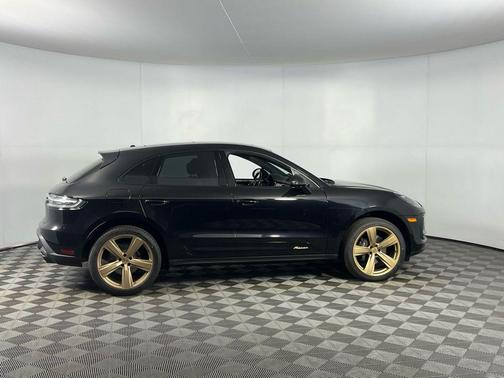 2024 Porsche Macan T
