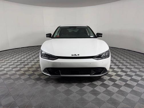 2024 Kia EV6 Wind